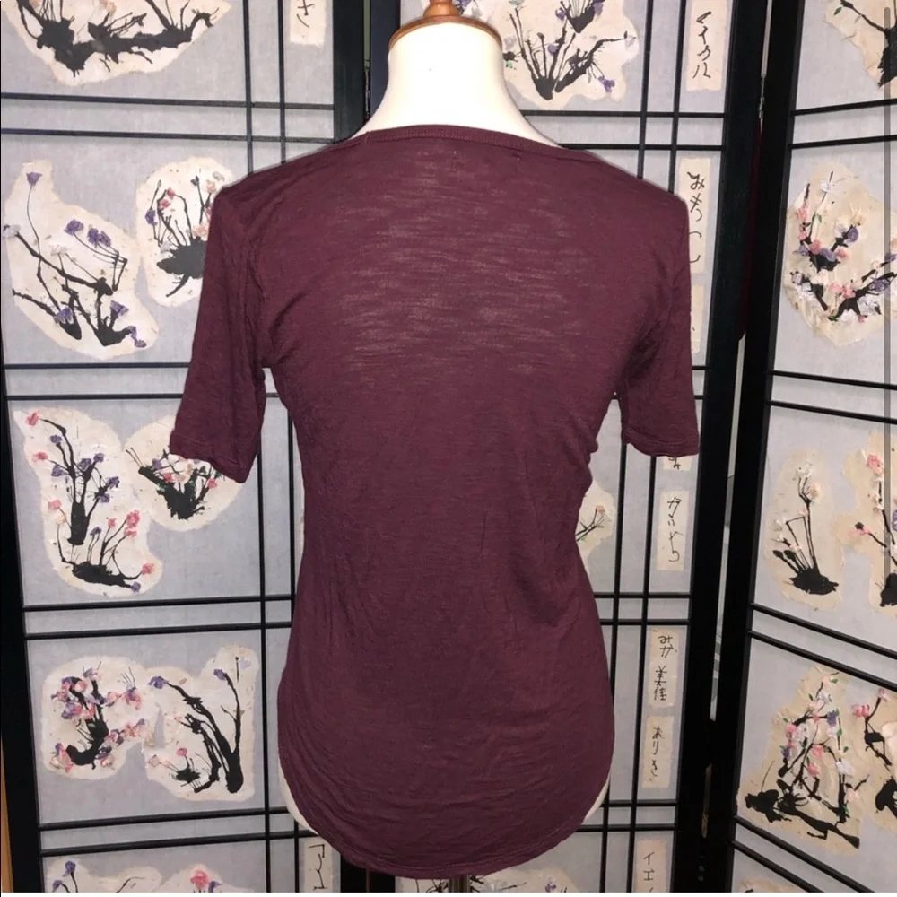 Outfit: T-shirt and skirt! Maroon T-shirt by MADEWELL and multicolored skirt